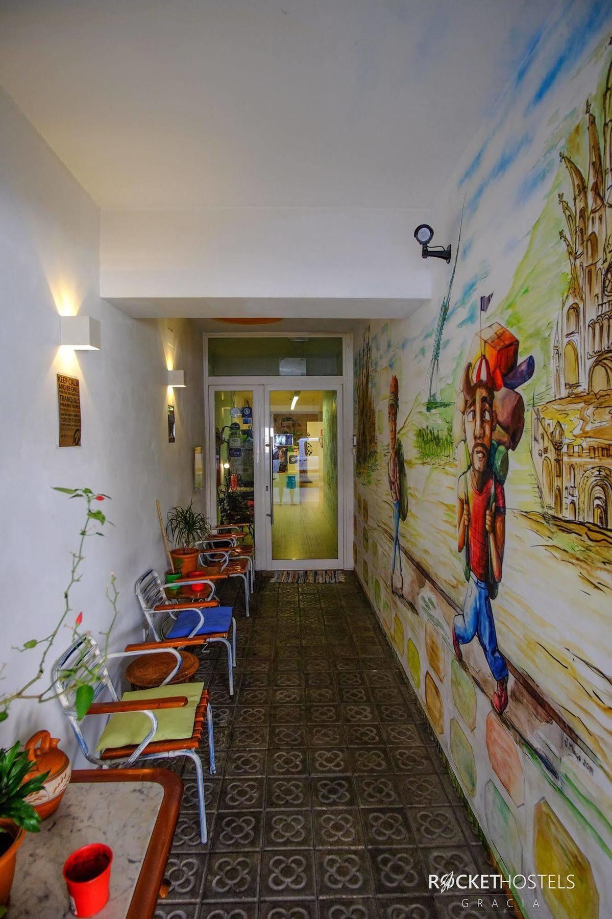 Rocket Hostels Gracia Barcelona Bagian luar foto