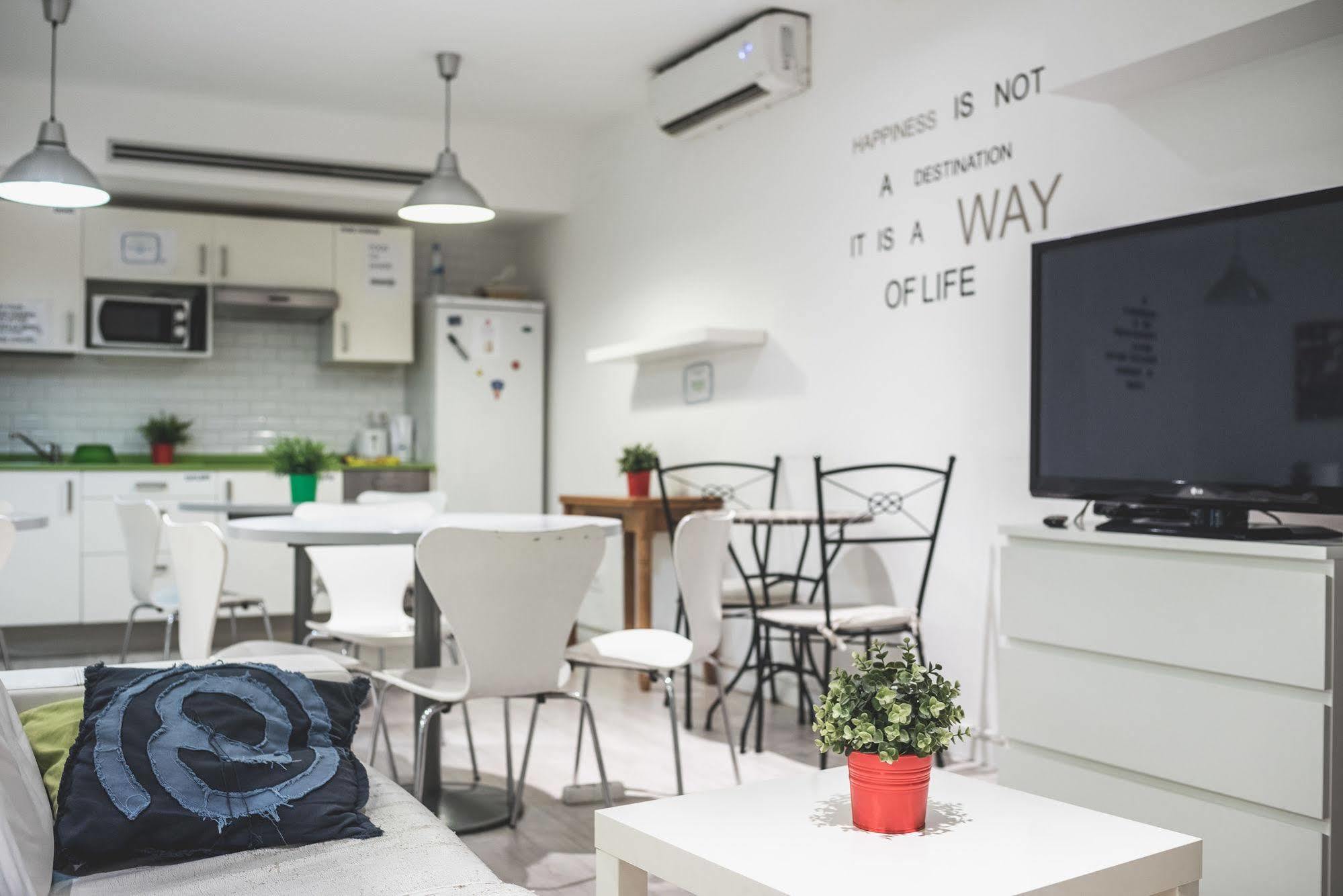 Rocket Hostels Gracia Barcelona Bagian luar foto