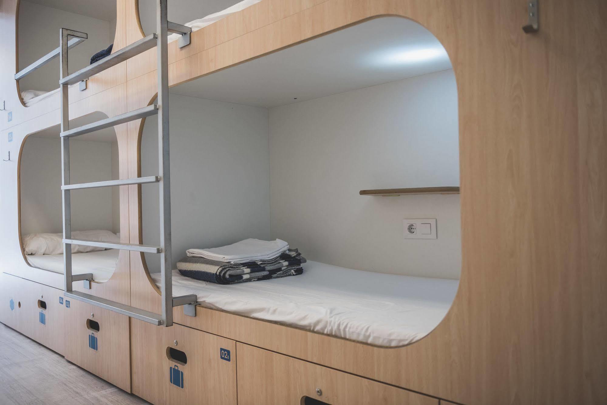 Rocket Hostels Gracia Barcelona Bagian luar foto