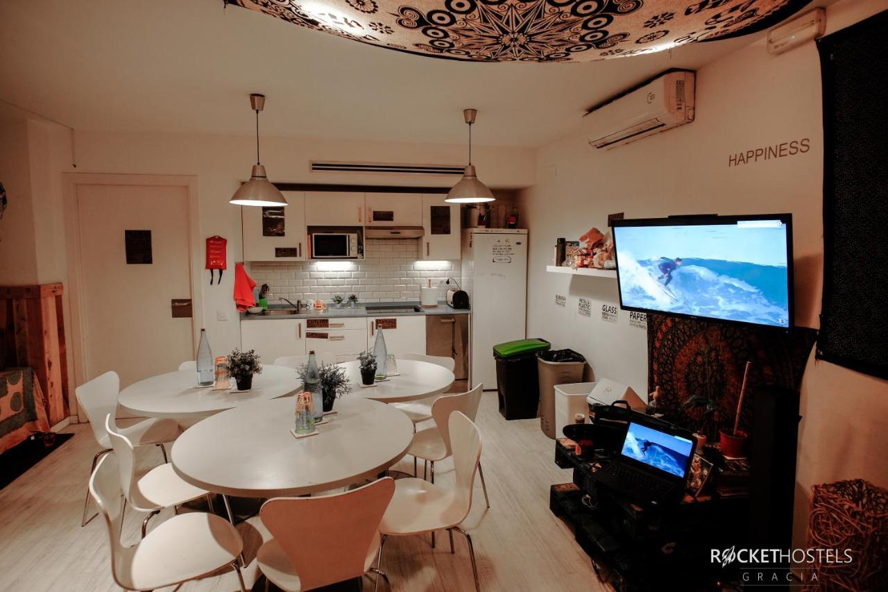 Rocket Hostels Gracia Barcelona Bagian luar foto